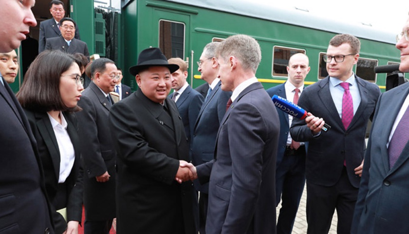 金正恩乘专列来华